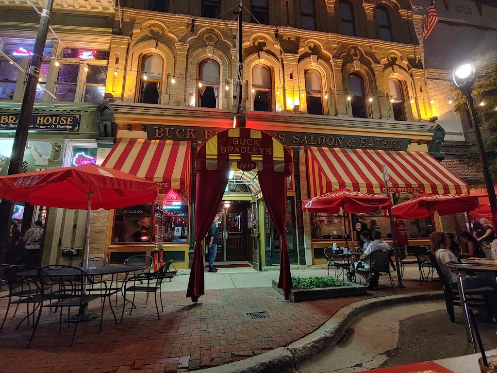 Buck Bradleys Saloon & Eatery | restaurant | 1019 N Old World 3rd St, Milwaukee, WI 53203, USA | 4142248500 OR +1 414-224-8500