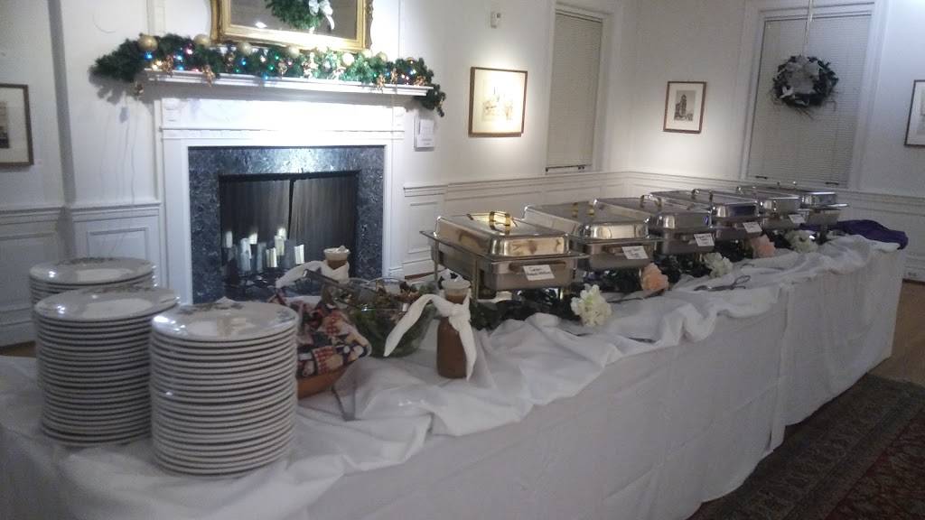 Lunas Fine Dining & Catering | restaurant | 214 N 20th St, St Joseph, MO 64501, USA | 8163909545 OR +1 816-390-9545