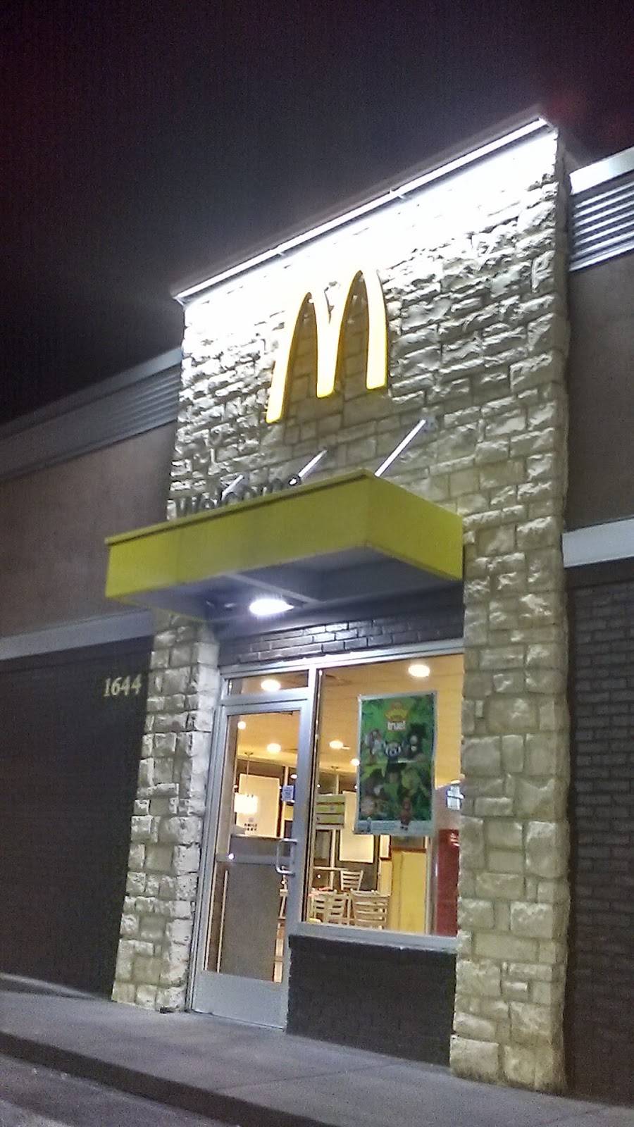 McDonalds | cafe | 1644 Fort Campbell Blvd, Clarksville, TN 37042, USA | 9316456662 OR +1 931-645-6662