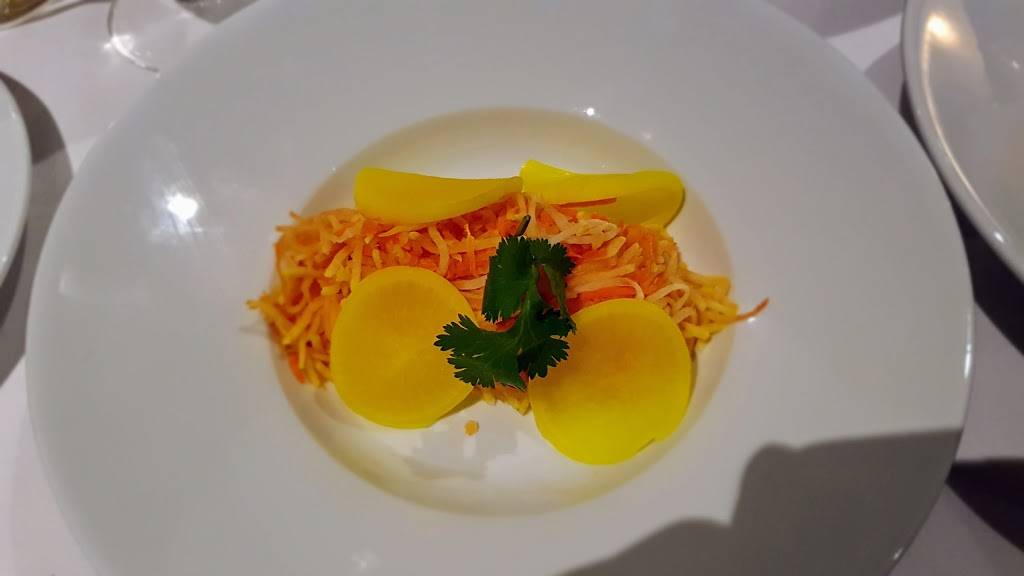 Table des Trois Vallées | restaurant | 584 Rue Maclaren E, Gatineau, QC J8L 2W1, Canada | 81998685144444 OR +1 819-986-8514 ext. 4444