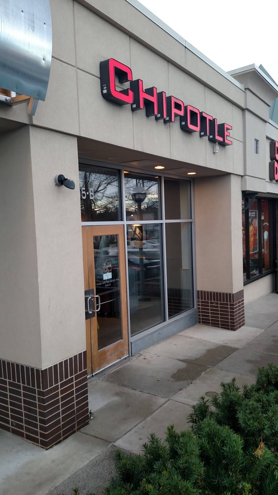 Chipotle Mexican Grill | restaurant | 865 Rockville Pike Ste B, Rockville, MD 20852, USA | 3012795461 OR +1 301-279-5461