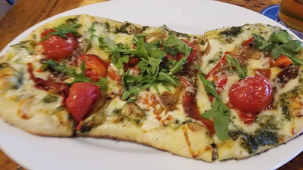 Urban Element Farm Fresh Eatery & Pub | restaurant | 235 Lewiston Rd, Topsham, ME 04086, USA | 2074064891 OR +1 207-406-4891