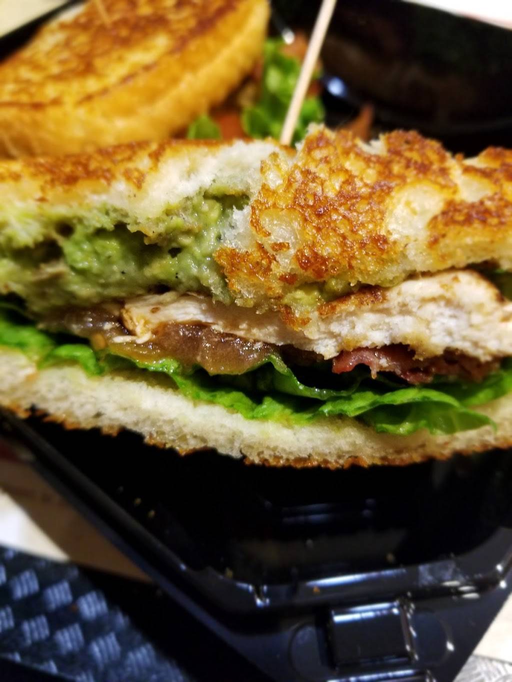 The Habit Burger Grill | meal takeaway | 11 C, E, W Hillcrest Dr, Thousand Oaks, CA 91360, USA | 8054941124 OR +1 805-494-1124