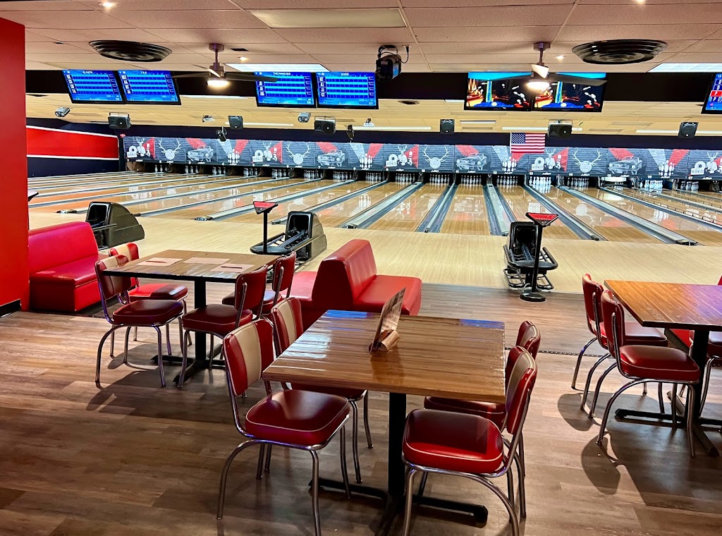 AMF Fairview Lanes | restaurant | 1407 Fairport Rd, Fairport, NY 14450, USA | 5853775300 OR +1 585-377-5300