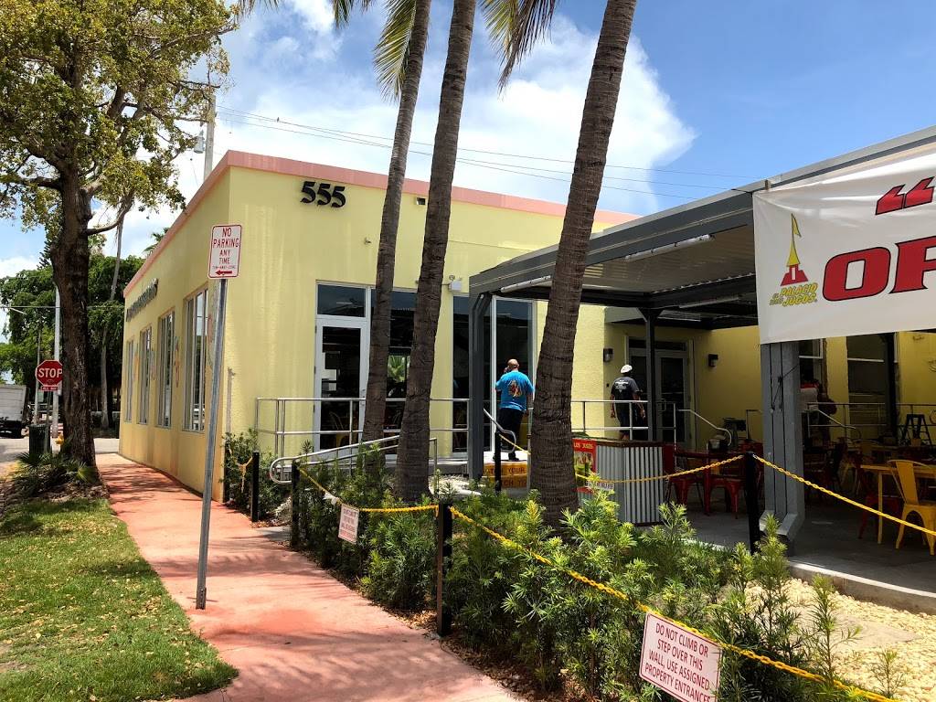 El Palacio de los Jugos | bakery | 555 Jefferson Ave, Miami Beach, FL 33139, USA | 7865025383 OR +1 786-502-5383