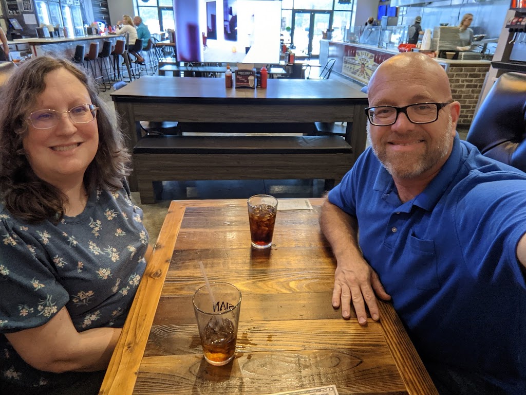 Sammy Barkers | restaurant | 875 E 9 Mile Rd, Pensacola, FL 32514, USA | 8509126000 OR +1 850-912-6000