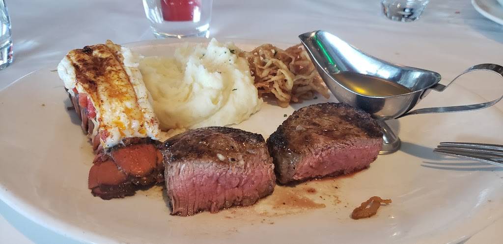 the River House | restaurant | 2373 PGA Boulevard, Palm Beach Gardens, FL 33410, USA | 5617202595 OR +1 561-720-2595