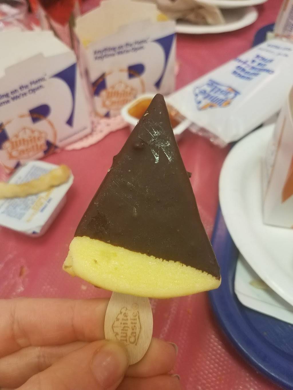 White Castle | restaurant | 7900 Harlem Ave, Bridgeview, IL 60455, USA | 8008432728 OR +1 800-843-2728