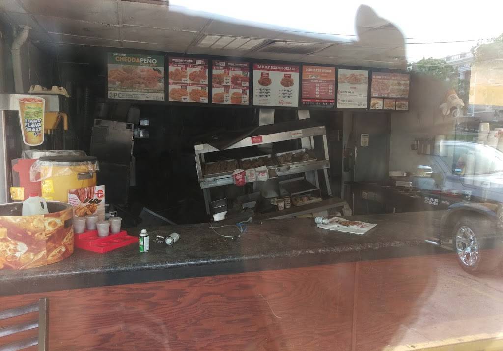 Churchs Chicken | restaurant | 210 N Washington Ave, Livingston, TX 77351, USA | 9363275787 OR +1 936-327-5787