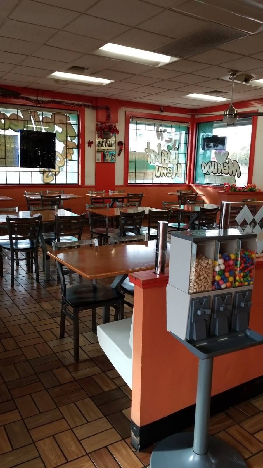 Juliobertos Mexican Food | restaurant | 5033 N 67th Ave, Glendale, AZ 85301, USA | 6232470600 OR +1 623-247-0600