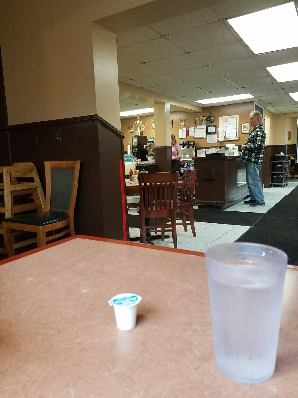 Nicks Kozy Nook | restaurant | 1200 N Division St # 1, Harvard, IL 60033, USA | 8159437643 OR +1 815-943-7643