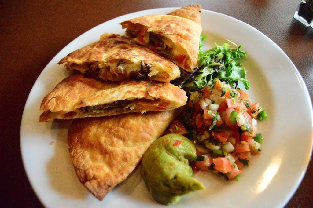 Village Square Restaurant | restaurant | 103 N Loudoun St, Winchester, VA 22601, USA | 5406678961 OR +1 540-667-8961