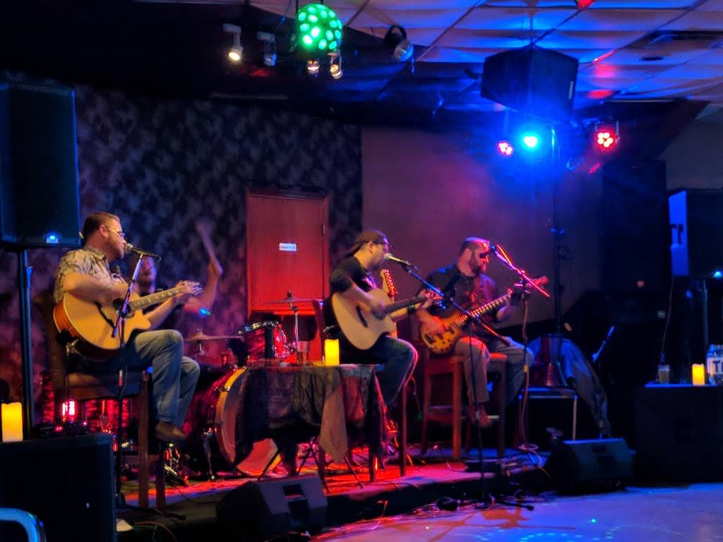 Big Dicks Road House | night club | 501 N Mustang Rd, Yukon, OK 73099, USA | 4055778270 OR +1 405-577-8270