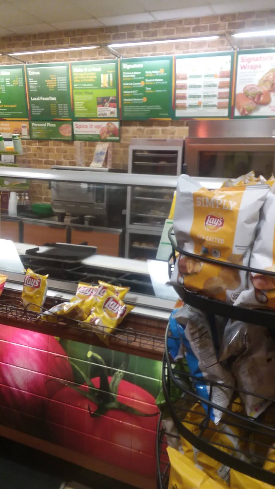 Subway | restaurant | 384 Main St, Williamstown, MA 01267, USA | 4134587014 OR +1 413-458-7014