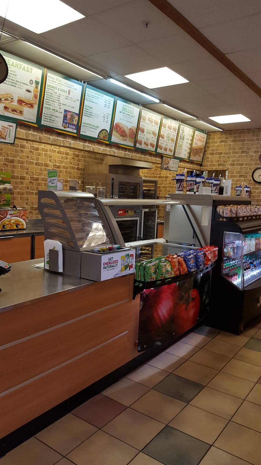Subway | restaurant | 1629 E Michigan Ave, Lansing, MI 48912, USA | 5174842390 OR +1 517-484-2390