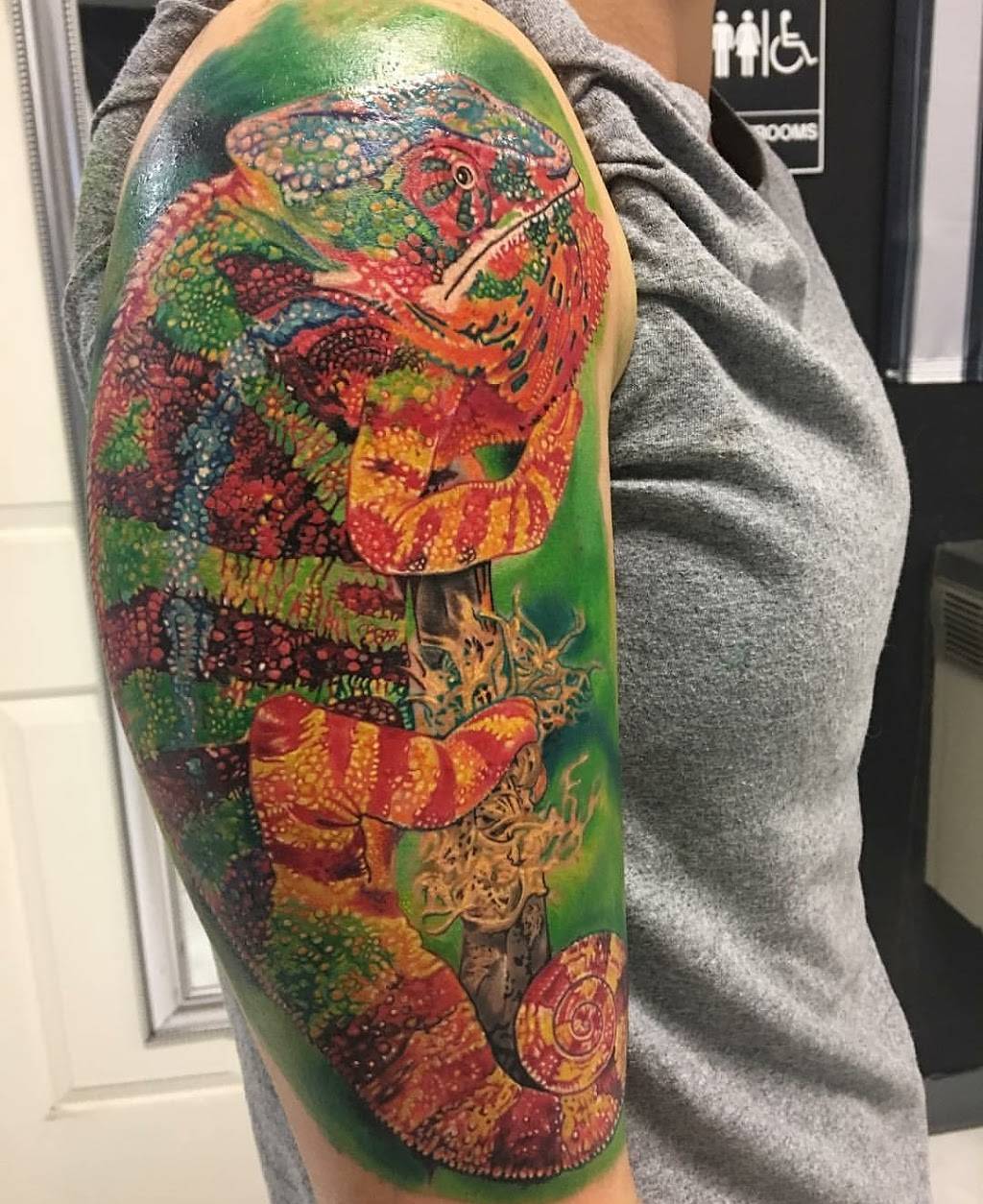 The 40thieves Tattoo And Art Gallery LLC | restaurant | 2960 Pleasant Hill Rd, Kissimmee, FL 34746, USA | 4076941732 OR +1 407-694-1732