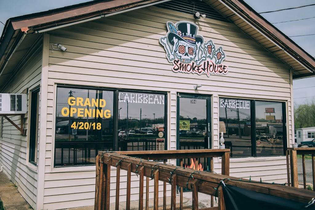 Voodoo Smokehouse | restaurant | 104 N Maple St, Lebanon, TN 37087, USA | 6157844235 OR +1 615-784-4235