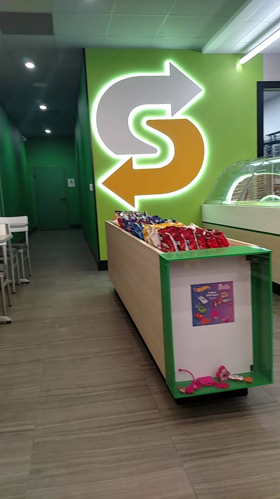 Subway Restaurants | restaurant | 4790 Penn Ave, Sinking Spring, PA 19608, USA | 6107506655 OR +1 610-750-6655