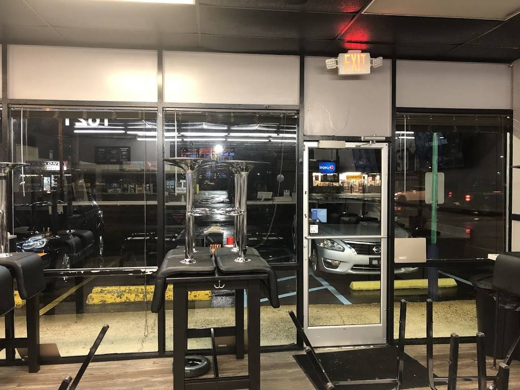 18 Wayz Wingz & Thingz | restaurant | 1621 Getwell Rd, Memphis, TN 38111, USA | 9012367700 OR +1 901-236-7700