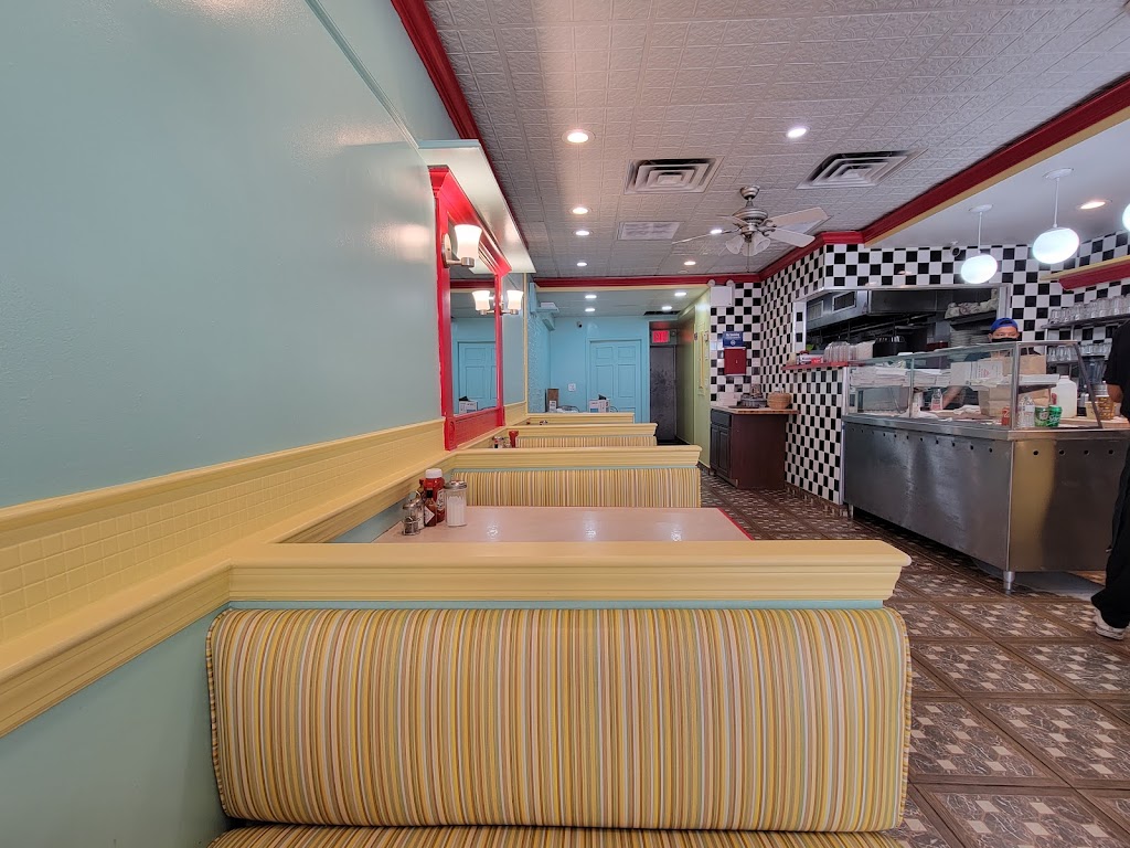 Mr. Chips | restaurant | 7506 3rd Ave, Brooklyn, NY 11209, USA | 3479097054 OR +1 347-909-7054