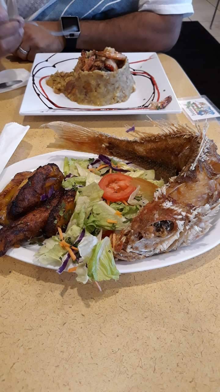 Antojitos Navideños | restaurant | 635 Robin Rd, Lakeland, FL 33803, USA | 8635006585 OR +1 863-500-6585