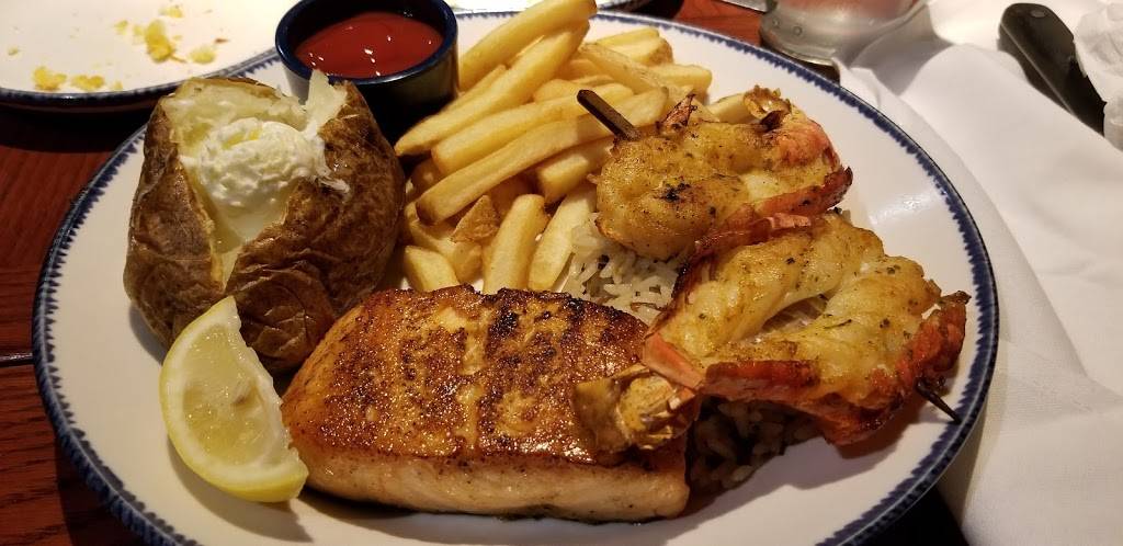 Red Lobster | restaurant | 1545 S Mooney Blvd, Visalia, CA 93277, USA | 5597388527 OR +1 559-738-8527