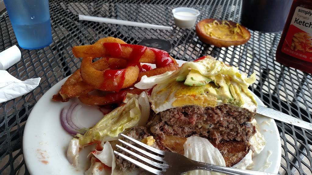 Gold Coin Sports Grill & Bar | restaurant | 5021 CA-140, Mariposa, CA 95338, USA | 2099664653 OR +1 209-966-4653