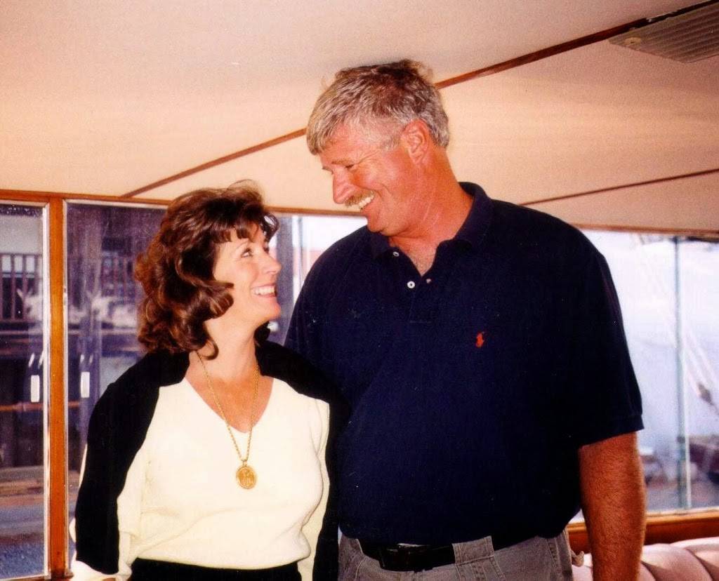 TIRELESS Charters | restaurant | Ocean Reef Club, Ocean Reef Dr, Key Largo, FL 33037, USA | 2154998288 OR +1 215-499-8288