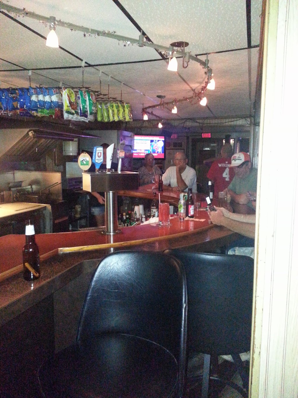 Mikes Horseshoe Bar & Grill | restaurant | 3900 Dempsey Rd, Madison, WI 53716, USA | 6082214831 OR +1 608-221-4831