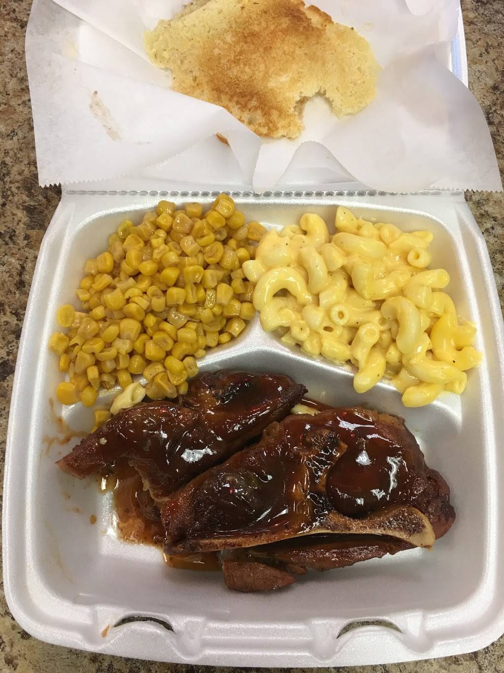 Mrs B’s SoulFood | restaurant | 340 Parkstone Pl, Jackson, TN 38305, USA | 7312672270 OR +1 731-267-2270