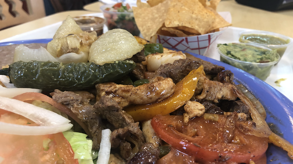 Las Cazuelas Detroit Location | restaurant | 4000 Livernois, Detroit, MI 48210, USA | 3133611100 OR +1 313-361-1100