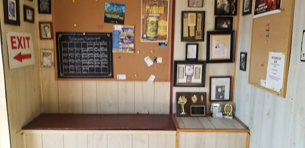 The Locker Room Bar | restaurant | 5035 Forest Hill Ave, Richmond, VA 23225, USA | 8042325999 OR +1 804-232-5999