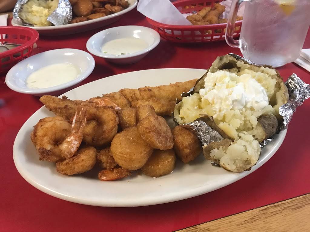 220 Seafood Restaurant | restaurant | 1812 N Garnett St, Henderson, NC 27536, USA | 2524928084 OR +1 252-492-8084