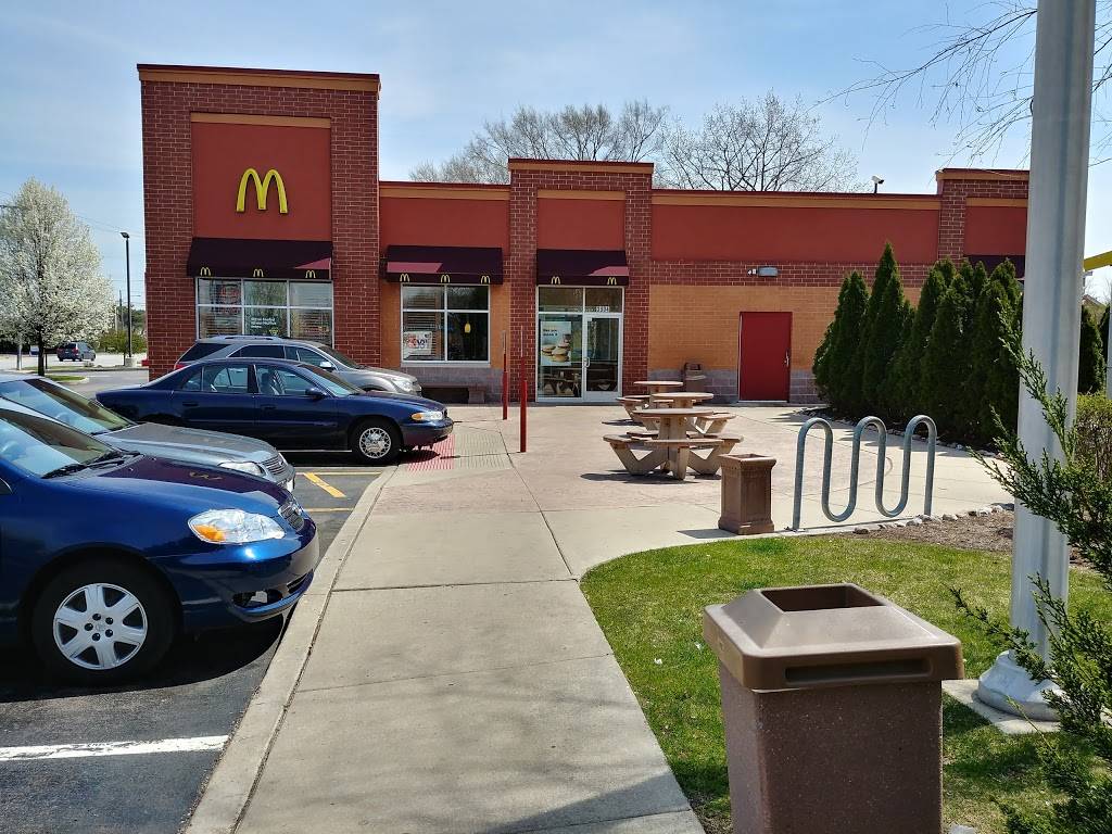 McDonalds | cafe | 3904 Ridge Rd, Highland, IN 46322, USA | 2199232736 OR +1 219-923-2736
