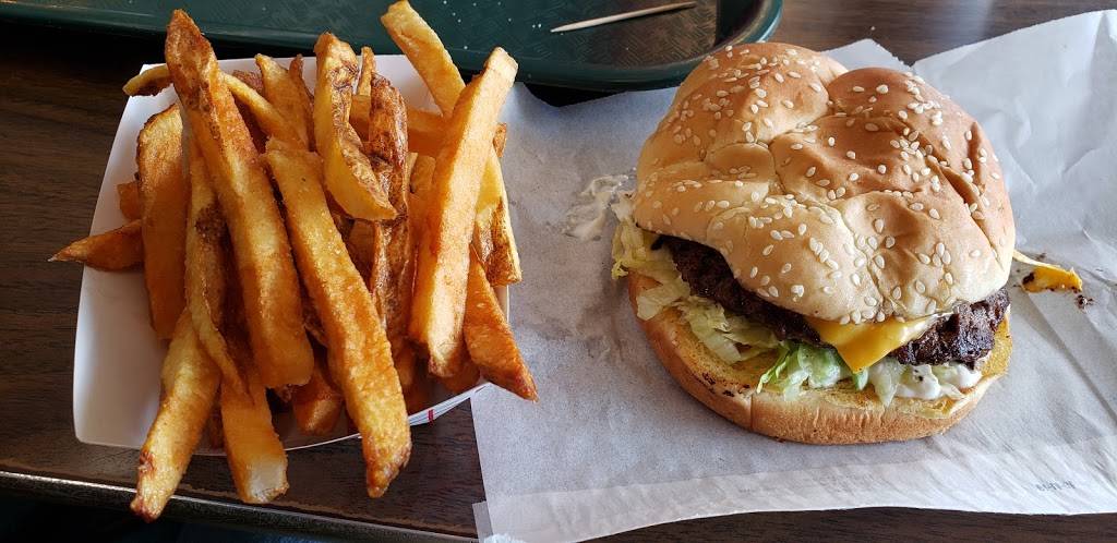 Barrys Grill | restaurant | 3124 N May Ave, Oklahoma City, OK 73112, USA | 4059487878 OR +1 405-948-7878