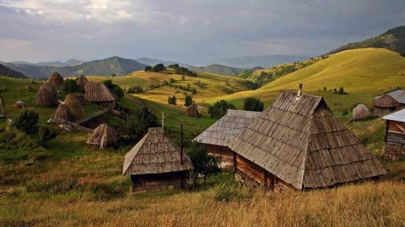 Etno Bar & Grill | restaurant | 125 Gailmont Dr, Hamilton, ON L8K 4B8, Canada | 9053932076 OR +1 905-393-2076