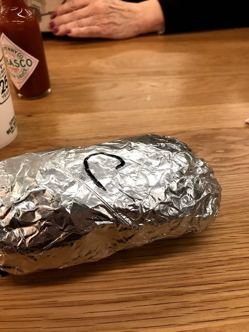 Chipotle Mexican Grill | restaurant | 333 Waterside Dr, Norfolk, VA 23510, USA | 7576251385 OR +1 757-625-1385