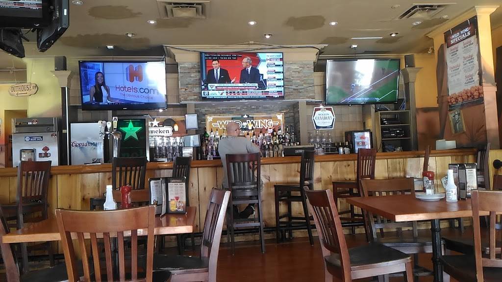 Wild Wing | restaurant | 2051 Winston Park Dr, Oakville, ON L6H 6P5, Canada | 2896442443 OR +1 289-644-2443