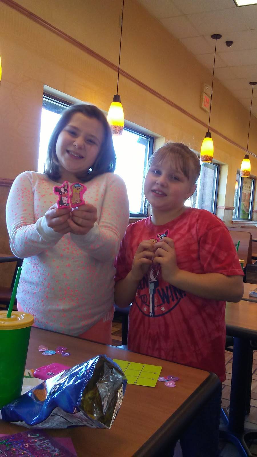 Subway | restaurant | 801 W Main St, Olney, IL 62450, USA | 6183923137 OR +1 618-392-3137