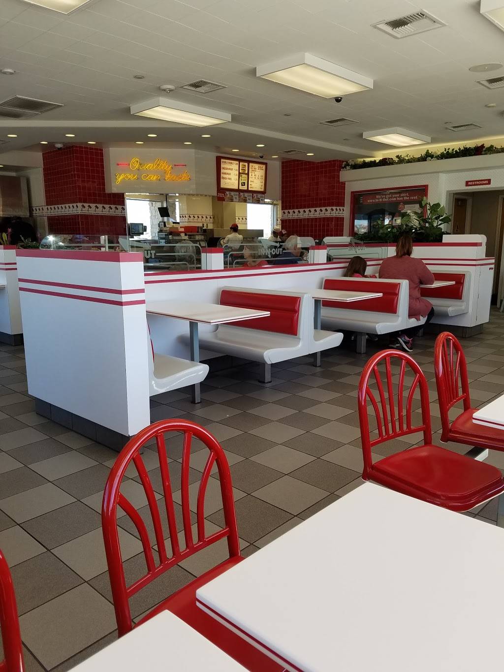 In-N-Out Burger | restaurant | 1221 U.S. 287 Frontage Rd, Mansfield, TX 76063, USA | 8007861000 OR +1 800-786-1000