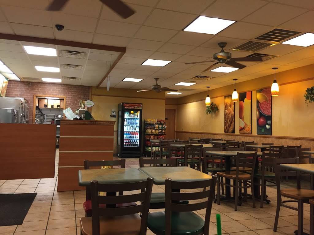 Subway | restaurant | 748 S Jefferson Ave, Lebanon, MO 65536, USA | 4175882111 OR +1 417-588-2111
