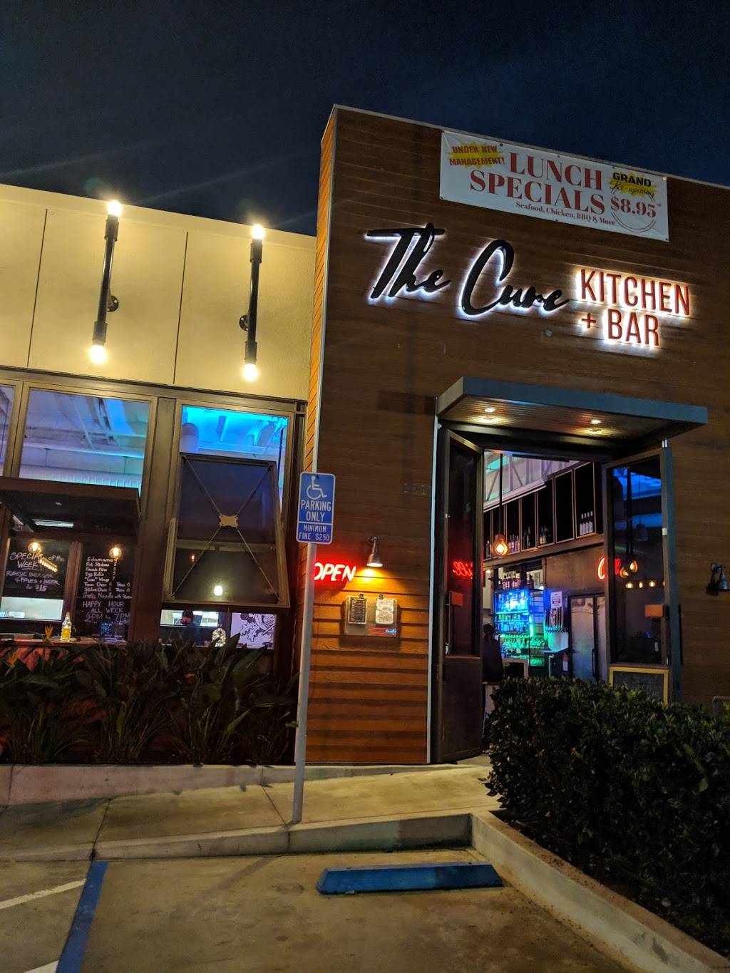 The Cure Kitchen & Bar | restaurant | 7862 Warner Ave Ste 101, Huntington Beach, CA 92647, USA | 7143758980 OR +1 714-375-8980