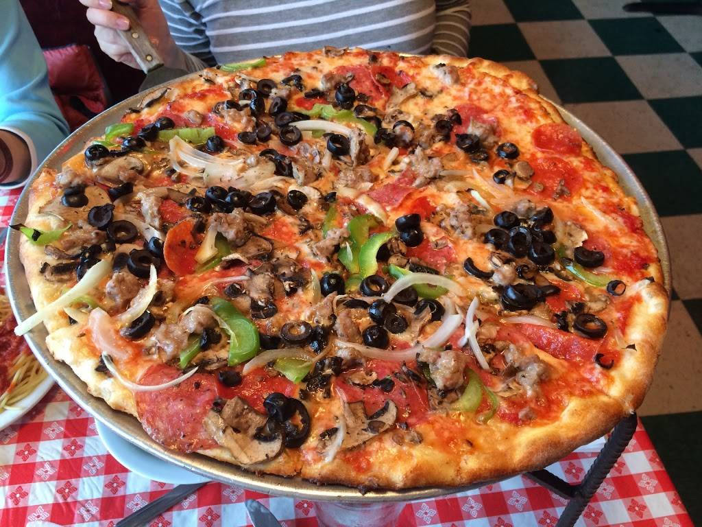 Giorgios Pizzeria | meal delivery | 151 Clement St, San Francisco, CA 94118, USA | 4156681266 OR +1 415-668-1266