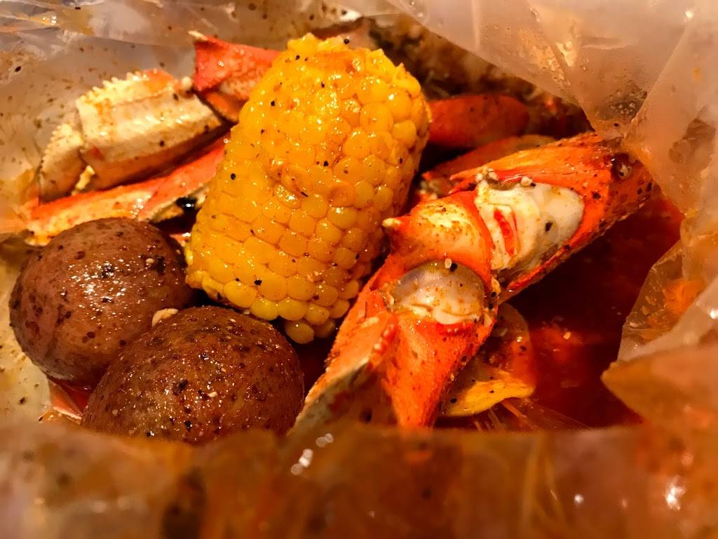 Hook & Reel Cajun Seafood & Bar | restaurant | 7841 Pines Blvd, Pembroke Pines, FL 33024, USA | 7548889223 OR +1 754-888-9223