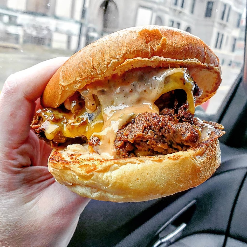 Iggys Eggies | restaurant | 34 W Grand River Ave #2, Detroit, MI 48226, USA | 3139861174 OR +1 313-986-1174