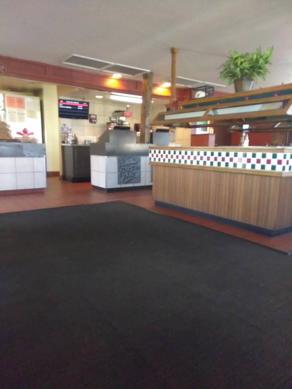 Pizza Hut | meal delivery | 3545 N Yarbrough Dr, El Paso, TX 79925, USA | 9152282679 OR +1 915-228-2679