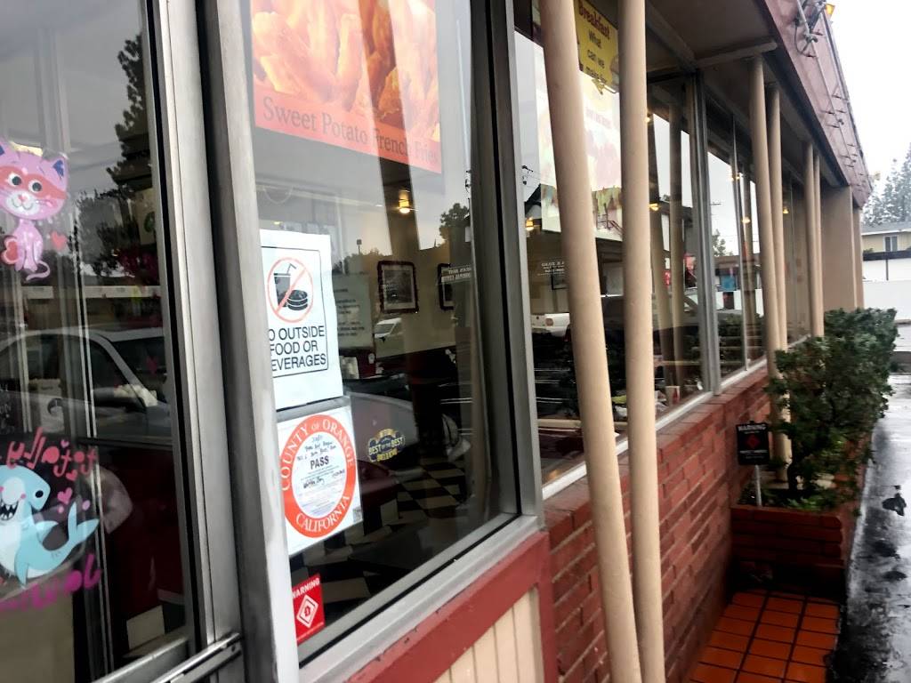 Brea’s Best Burgers | restaurant | 707 S Brea Blvd, Brea, CA 92821, USA | 7149902615 OR +1 714-990-2615