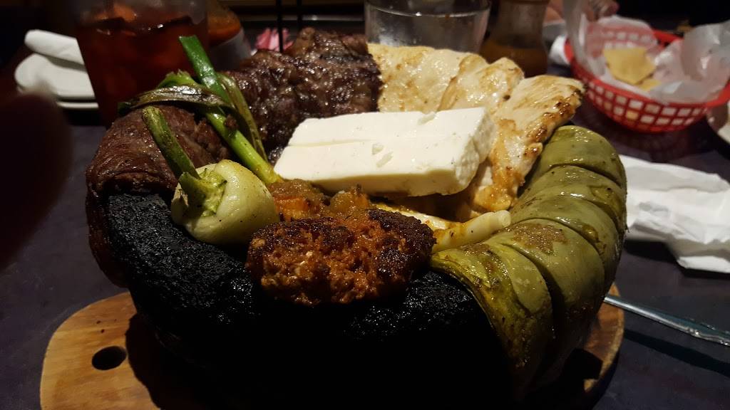 Super Antojitos Express | restaurant | 1702 N Bristol St, Santa Ana, CA 92706, USA | 7148353619 OR +1 714-835-3619