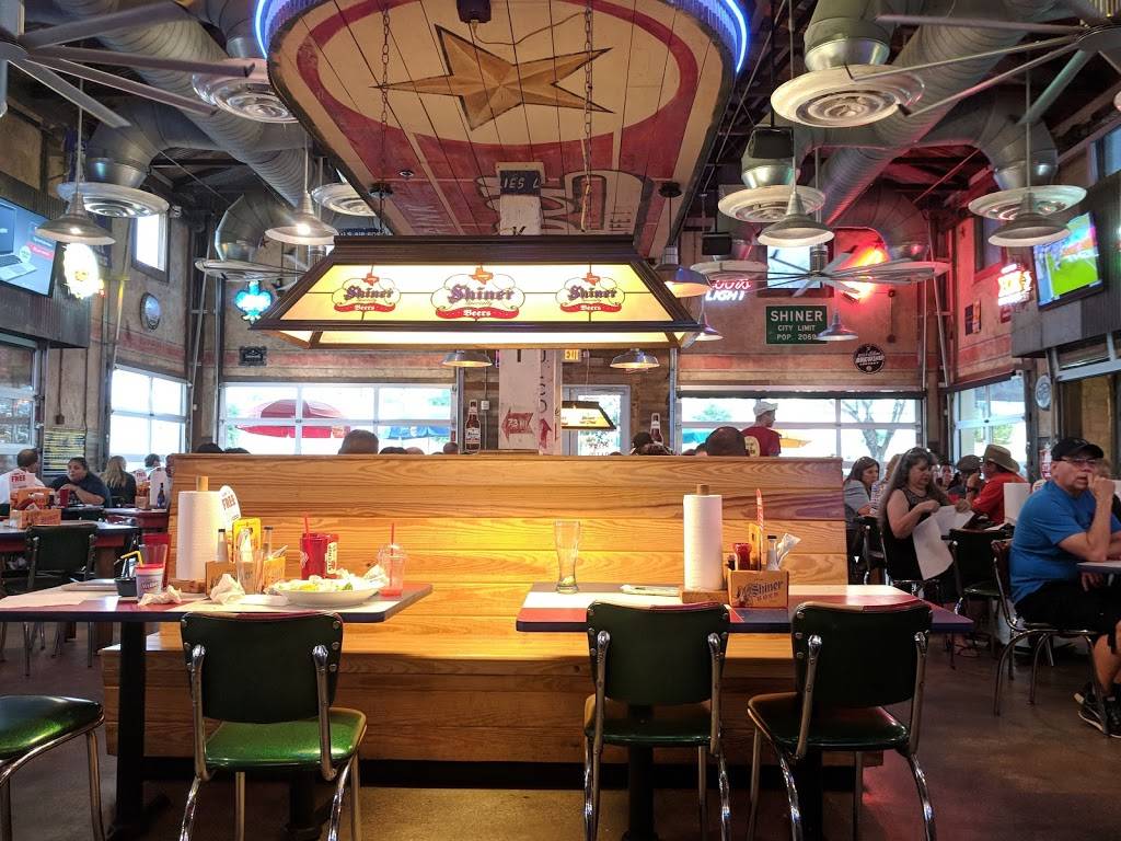 Willies Grill & Icehouse | restaurant | 8739 TX-151, San Antonio, TX 78245, USA | 2103755521 OR +1 210-375-5521