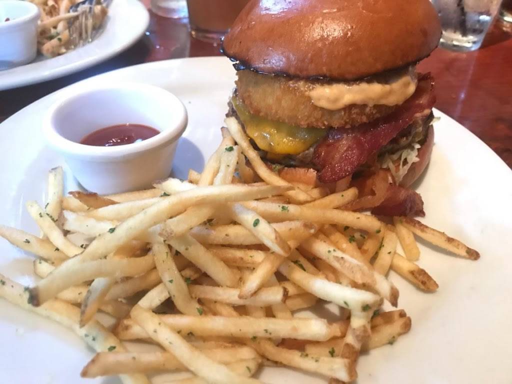 School House Restaurant & Tavern | meal takeaway | 1018 S Frankwood Ave, Sanger, CA 93657, USA | 5597873271 OR +1 559-787-3271